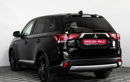 Mitsubishi Outlander III рестайлинг 3, 2017 год, 1 499 000 рублей, 8 фотография