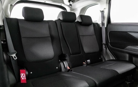 Mitsubishi Outlander III рестайлинг 3, 2017 год, 1 499 000 рублей, 17 фотография