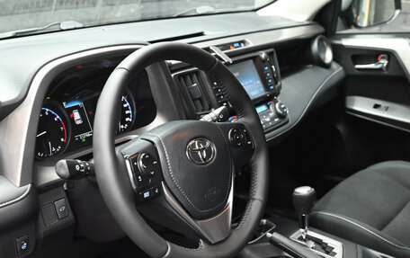 Toyota RAV4, 2016 год, 2 300 000 рублей, 18 фотография