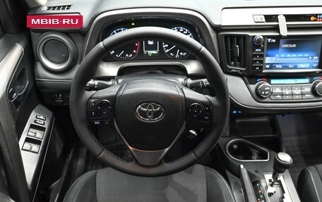 Toyota RAV4, 2016 год, 2 300 000 рублей, 12 фотография