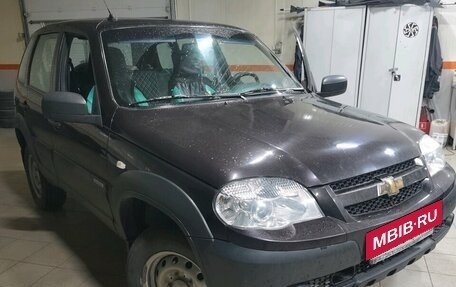 Chevrolet Niva I рестайлинг, 2018 год, 630 000 рублей, 2 фотография