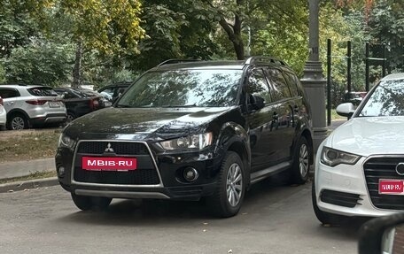 Mitsubishi Outlander III рестайлинг 3, 2011 год, 1 400 000 рублей, 1 фотография