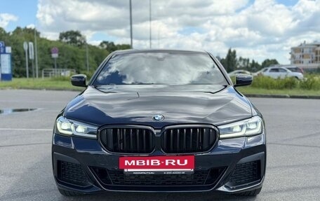 BMW 5 серия, 2021 год, 3 800 000 рублей, 2 фотография