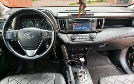 Toyota RAV4, 2015 год, 2 200 000 рублей, 5 фотография