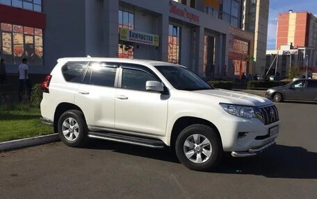 Toyota Land Cruiser Prado 150 рестайлинг 2, 2018 год, 4 950 000 рублей, 6 фотография