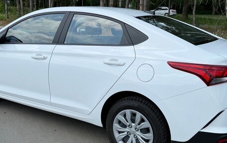 Hyundai Solaris II рестайлинг, 2021 год, 1 699 000 рублей, 2 фотография