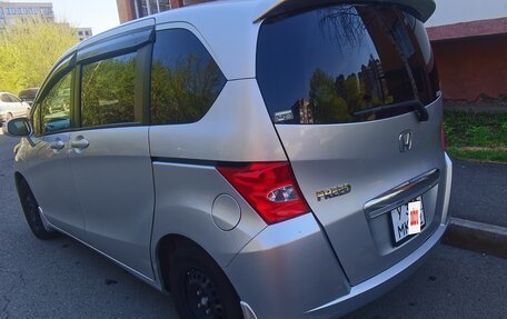 Honda Freed I, 2011 год, 1 080 000 рублей, 4 фотография