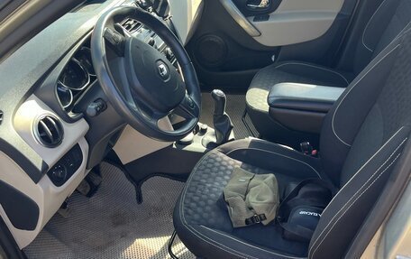 Renault Logan II, 2015 год, 690 000 рублей, 8 фотография