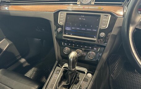 Volkswagen Passat B8 рестайлинг, 2015 год, 1 599 000 рублей, 29 фотография