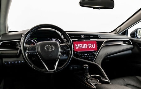 Toyota Camry, 2020 год, 2 499 000 рублей, 20 фотография