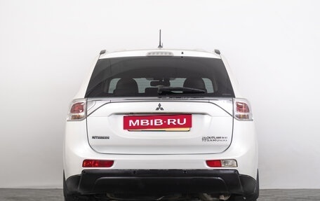 Mitsubishi Outlander III рестайлинг 3, 2013 год, 1 779 000 рублей, 5 фотография