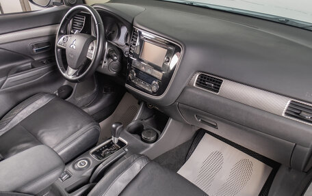 Mitsubishi Outlander III рестайлинг 3, 2013 год, 1 779 000 рублей, 18 фотография