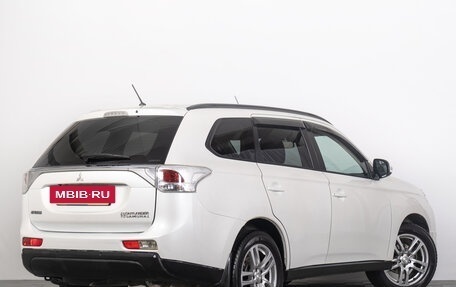 Mitsubishi Outlander III рестайлинг 3, 2013 год, 1 779 000 рублей, 7 фотография