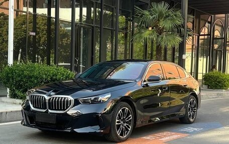 BMW 5 серия, 2026 год, 6 150 000 рублей, 1 фотография
