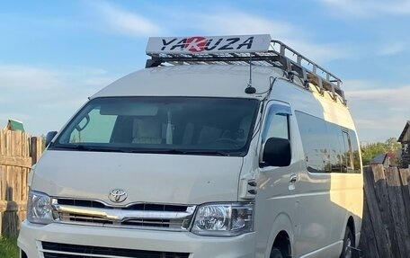Toyota HiAce H200, 2011 год, 1 777 000 рублей, 1 фотография