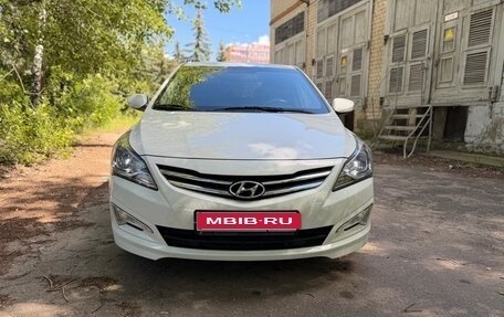 Hyundai Solaris II рестайлинг, 2014 год, 1 100 000 рублей, 1 фотография