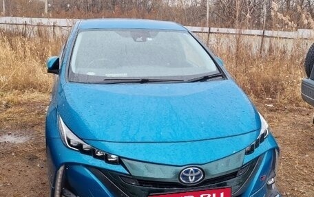 Toyota Prius IV XW50, 2017 год, 2 150 000 рублей, 1 фотография