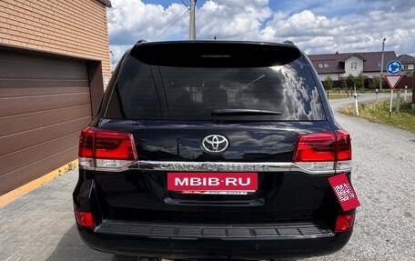 Toyota Land Cruiser 200, 2015 год, 8 000 000 рублей, 4 фотография