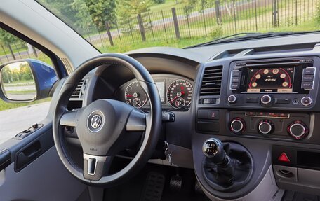 Volkswagen Caravelle T5, 2010 год, 2 150 000 рублей, 4 фотография