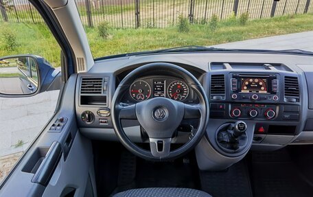 Volkswagen Caravelle T5, 2010 год, 2 150 000 рублей, 18 фотография