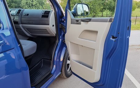 Volkswagen Caravelle T5, 2010 год, 2 150 000 рублей, 21 фотография