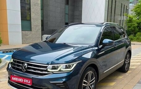 Volkswagen Tiguan II, 2023 год, 3 050 000 рублей, 3 фотография