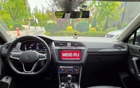 Volkswagen Tiguan II, 2023 год, 3 050 000 рублей, 6 фотография