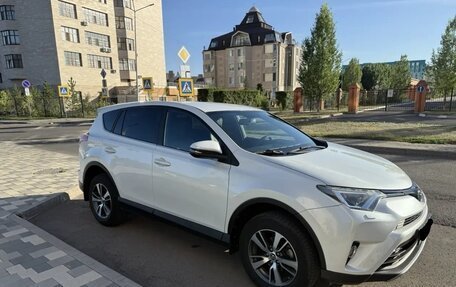 Toyota RAV4, 2018 год, 2 170 000 рублей, 7 фотография