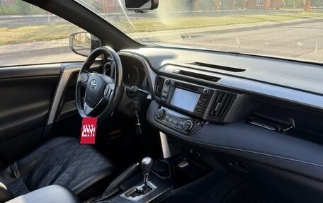 Toyota RAV4, 2018 год, 2 170 000 рублей, 4 фотография