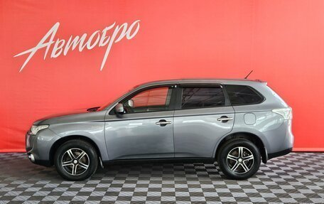 Mitsubishi Outlander III рестайлинг 3, 2013 год, 1 370 000 рублей, 2 фотография