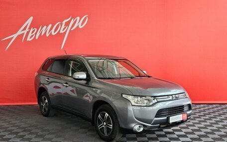 Mitsubishi Outlander III рестайлинг 3, 2013 год, 1 370 000 рублей, 7 фотография
