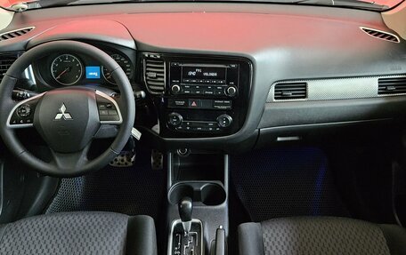 Mitsubishi Outlander III рестайлинг 3, 2013 год, 1 370 000 рублей, 9 фотография
