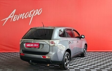 Mitsubishi Outlander III рестайлинг 3, 2013 год, 1 370 000 рублей, 5 фотография