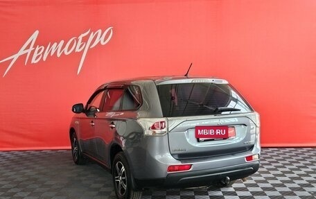 Mitsubishi Outlander III рестайлинг 3, 2013 год, 1 370 000 рублей, 3 фотография