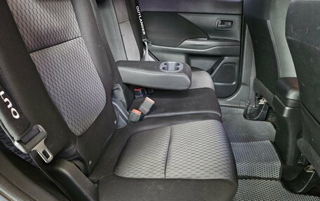 Mitsubishi Outlander III рестайлинг 3, 2013 год, 1 370 000 рублей, 13 фотография