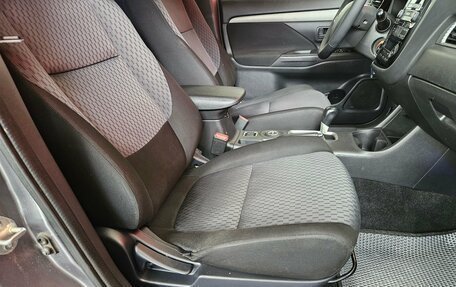 Mitsubishi Outlander III рестайлинг 3, 2013 год, 1 370 000 рублей, 12 фотография