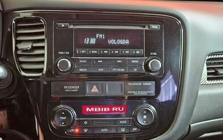Mitsubishi Outlander III рестайлинг 3, 2013 год, 1 370 000 рублей, 14 фотография