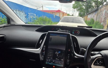Toyota Prius IV XW50, 2017 год, 2 150 000 рублей, 3 фотография
