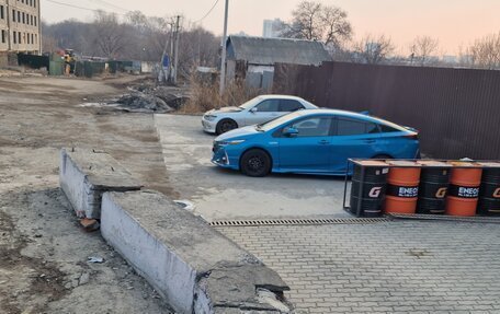 Toyota Prius IV XW50, 2017 год, 2 150 000 рублей, 4 фотография
