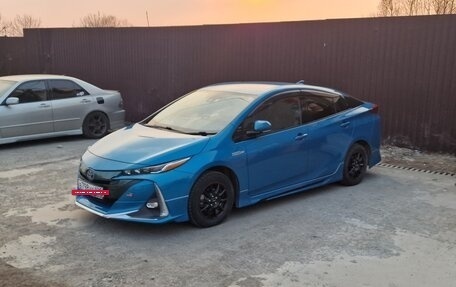 Toyota Prius IV XW50, 2017 год, 2 150 000 рублей, 2 фотография