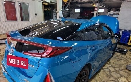 Toyota Prius IV XW50, 2017 год, 2 150 000 рублей, 7 фотография