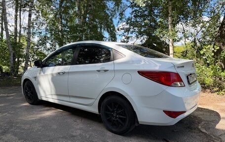Hyundai Solaris II рестайлинг, 2014 год, 1 100 000 рублей, 5 фотография