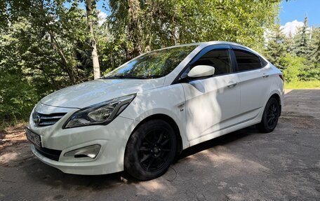 Hyundai Solaris II рестайлинг, 2014 год, 1 100 000 рублей, 3 фотография