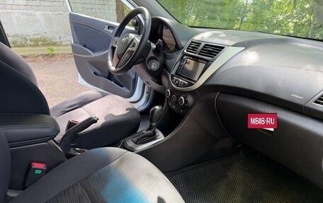 Hyundai Solaris II рестайлинг, 2014 год, 1 100 000 рублей, 23 фотография
