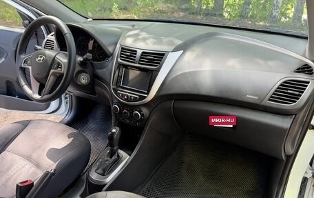 Hyundai Solaris II рестайлинг, 2014 год, 1 100 000 рублей, 24 фотография