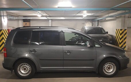 Volkswagen Touran III, 2004 год, 600 000 рублей, 5 фотография
