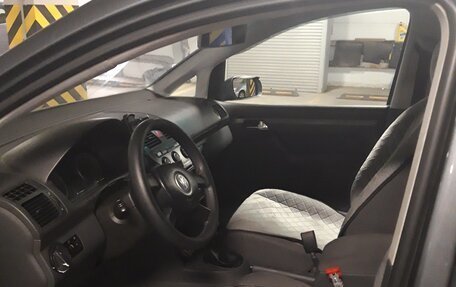 Volkswagen Touran III, 2004 год, 600 000 рублей, 6 фотография
