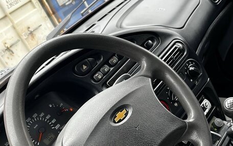 Chevrolet Niva I рестайлинг, 2003 год, 300 000 рублей, 13 фотография