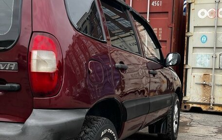 Chevrolet Niva I рестайлинг, 2003 год, 300 000 рублей, 23 фотография