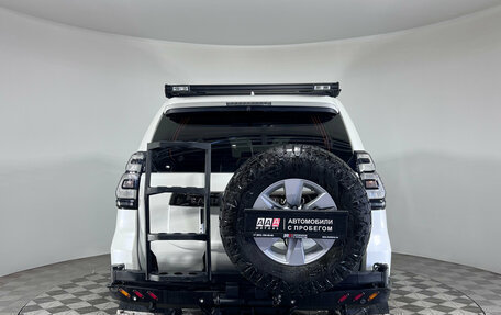 Toyota Land Cruiser Prado 150 рестайлинг 2, 2022 год, 6 999 000 рублей, 6 фотография